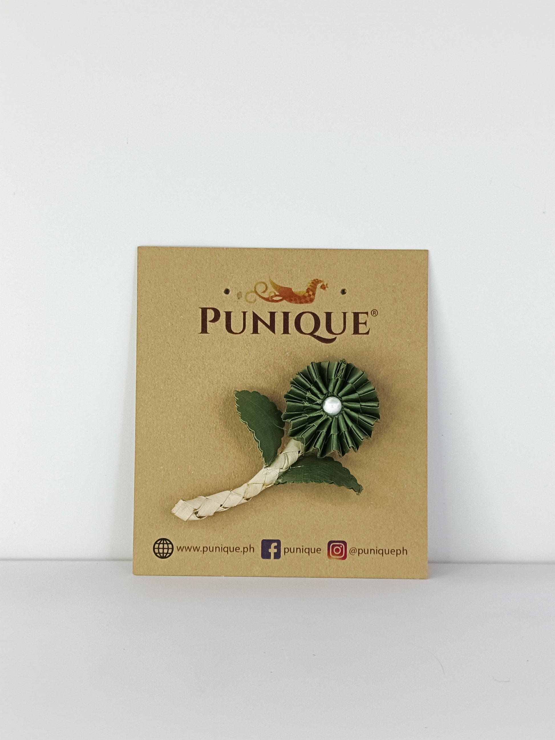 Araw Brooch Magnet