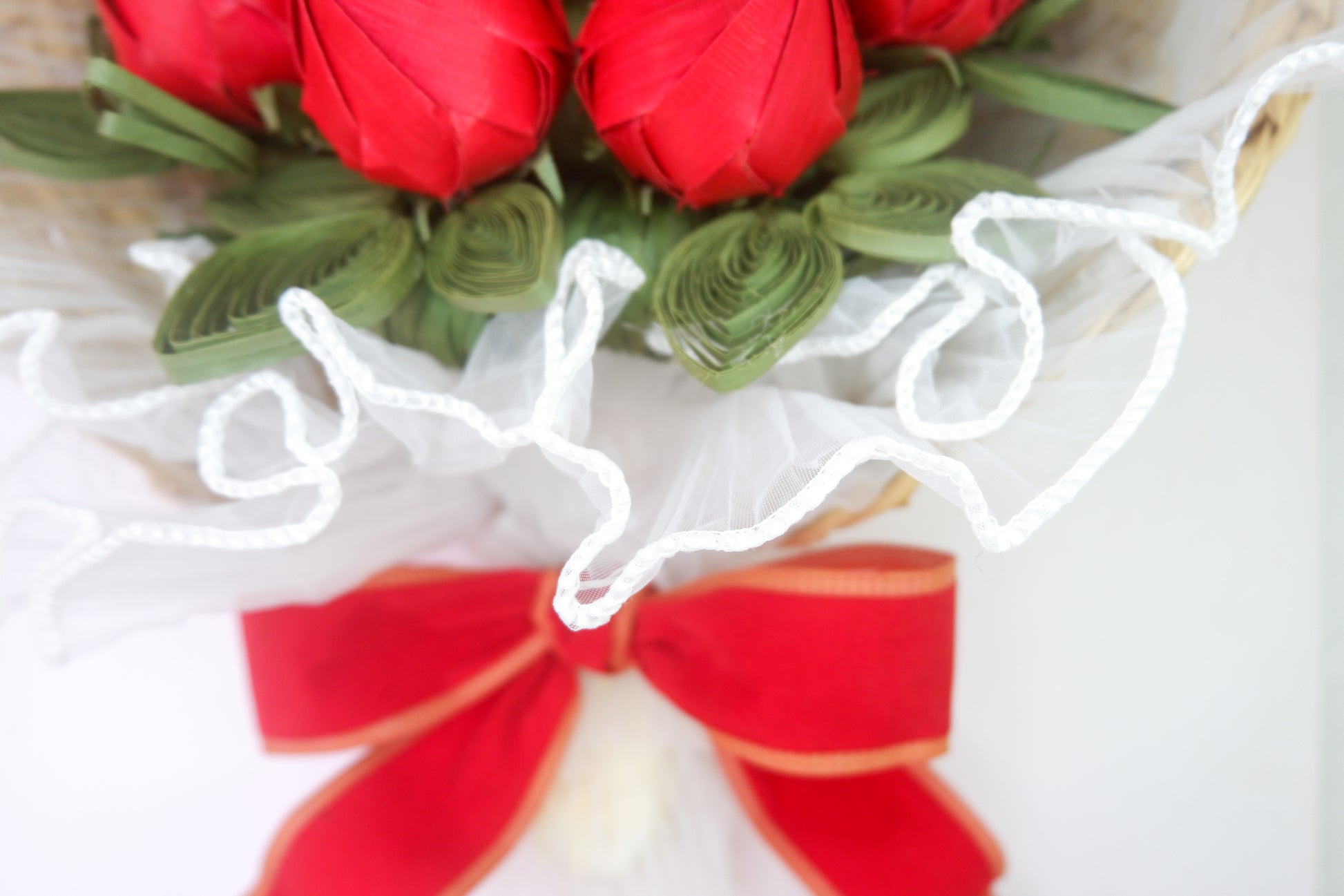 Marilag - abaniko bouquet with red rosebuds