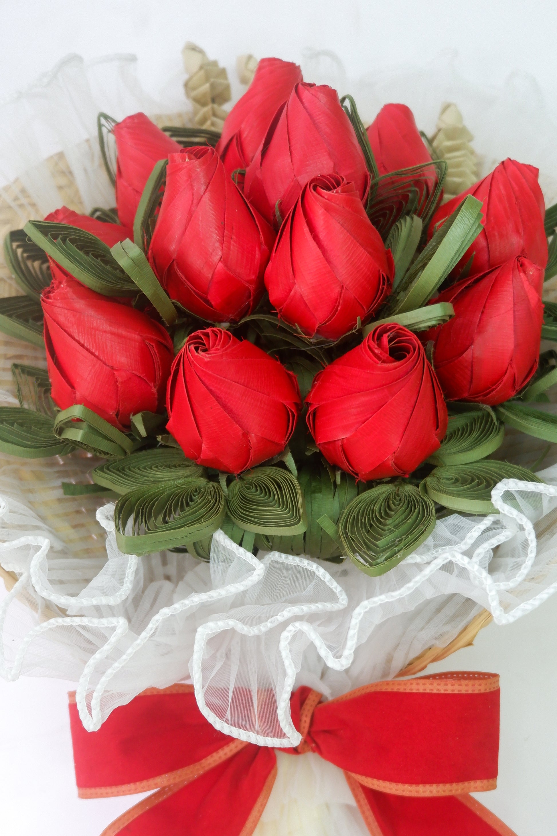 Marilag - abaniko bouquet with red rosebuds