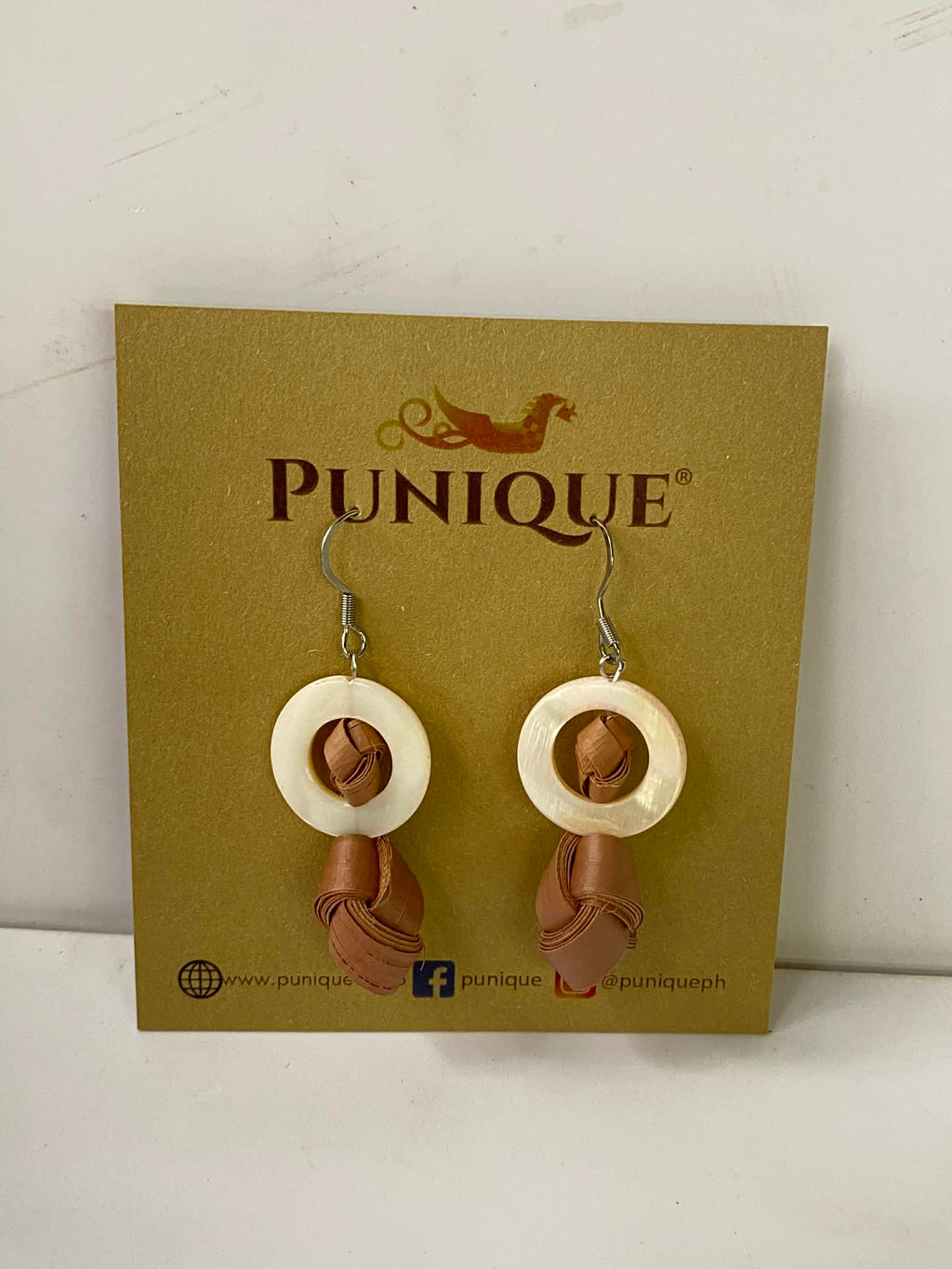 Tigbi with Circle Accent