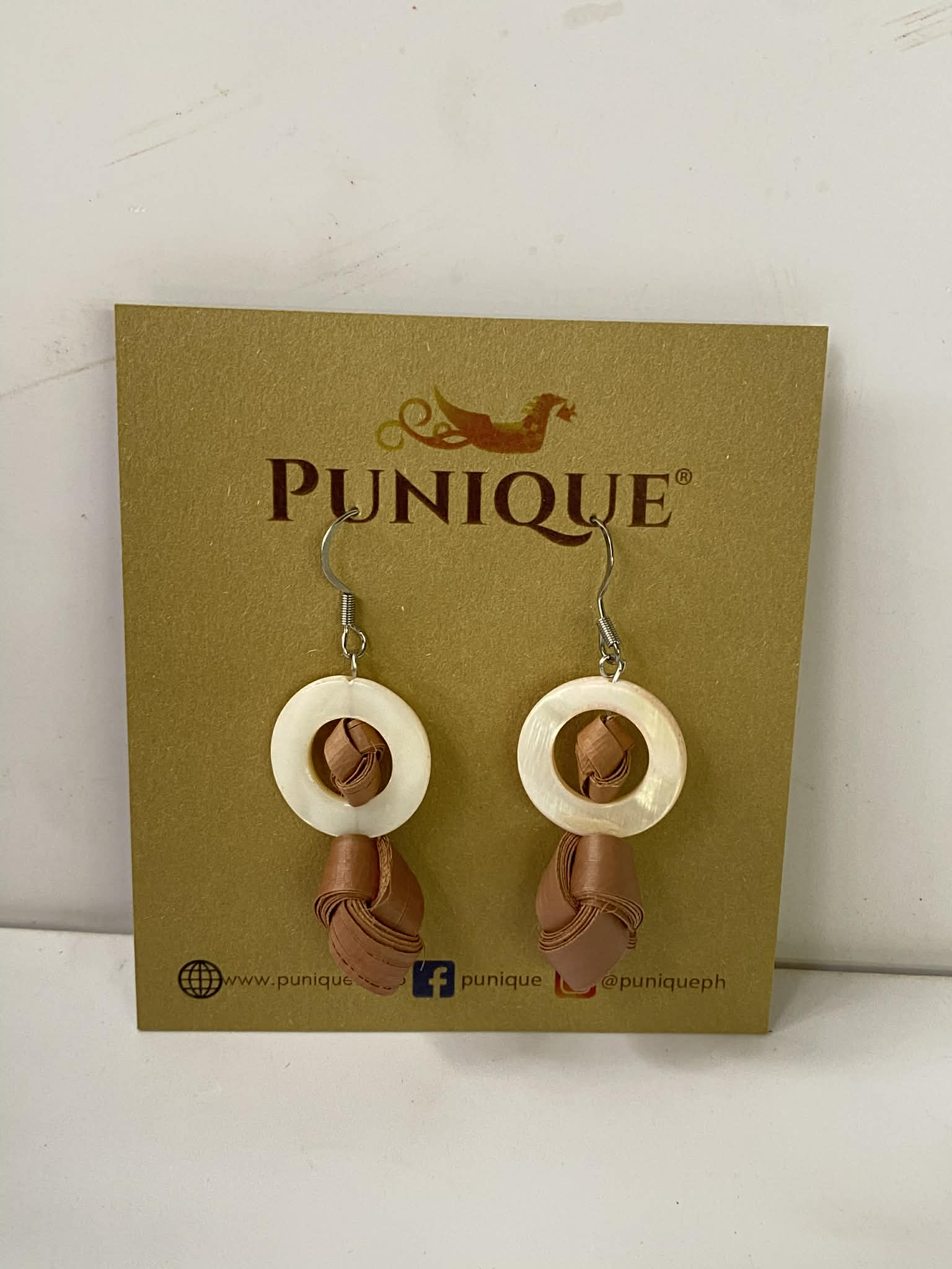 Tigbi with Circle Accent